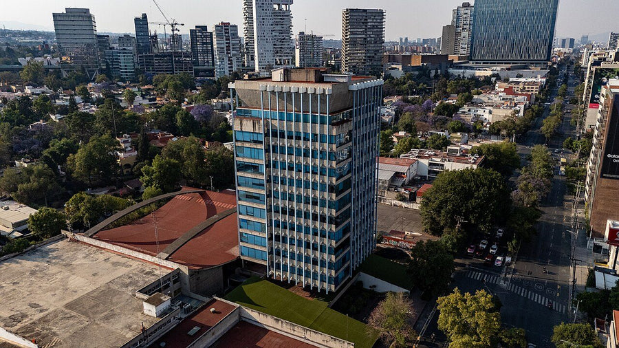 Edificio en venta en la zona de San José las Palmas, La Paz | 2130 m²